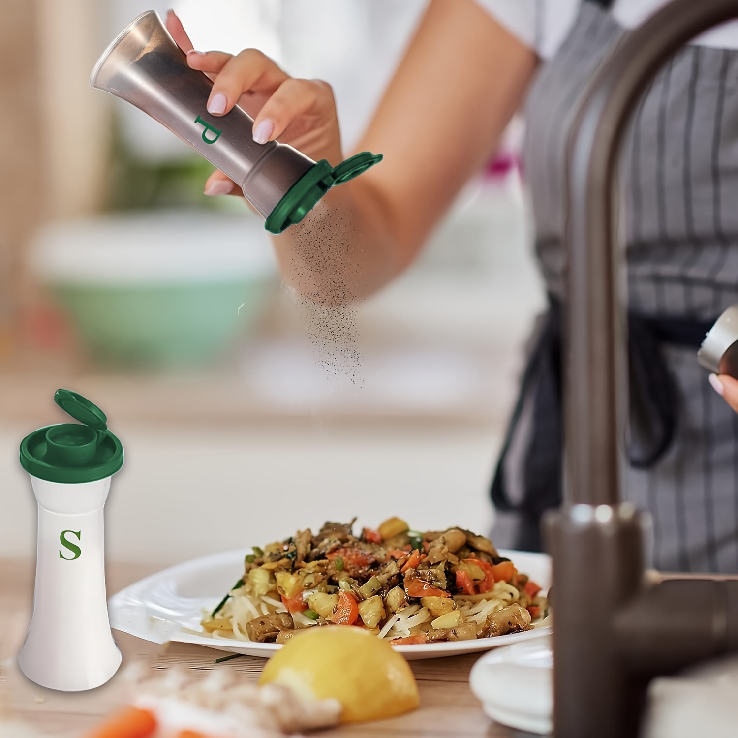 2pcs Large Salt & Pepper Shake - огляд і ціна Outdoor Camping Kitchen Set
